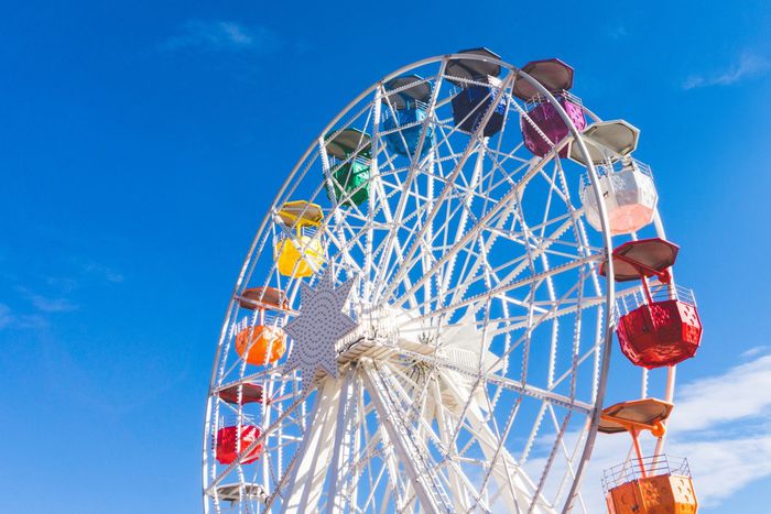 ferris-wheel-amusement-ride-amusement-park-tourist-attraction-landmark-wheel-recreation-fun-sky-fair-leisure-nonbuilding-structure-1615062